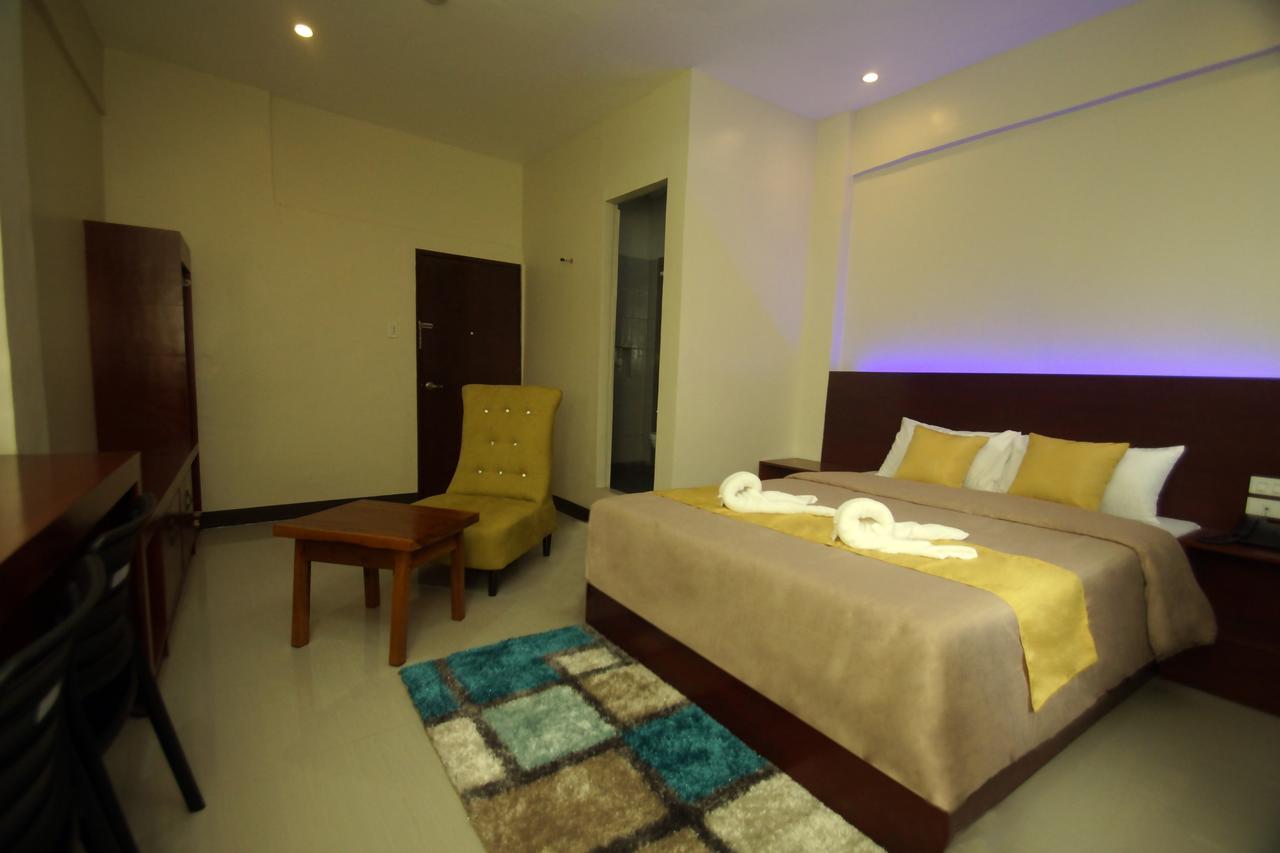 Hacasi Hotel Anibong Kültér fotó
